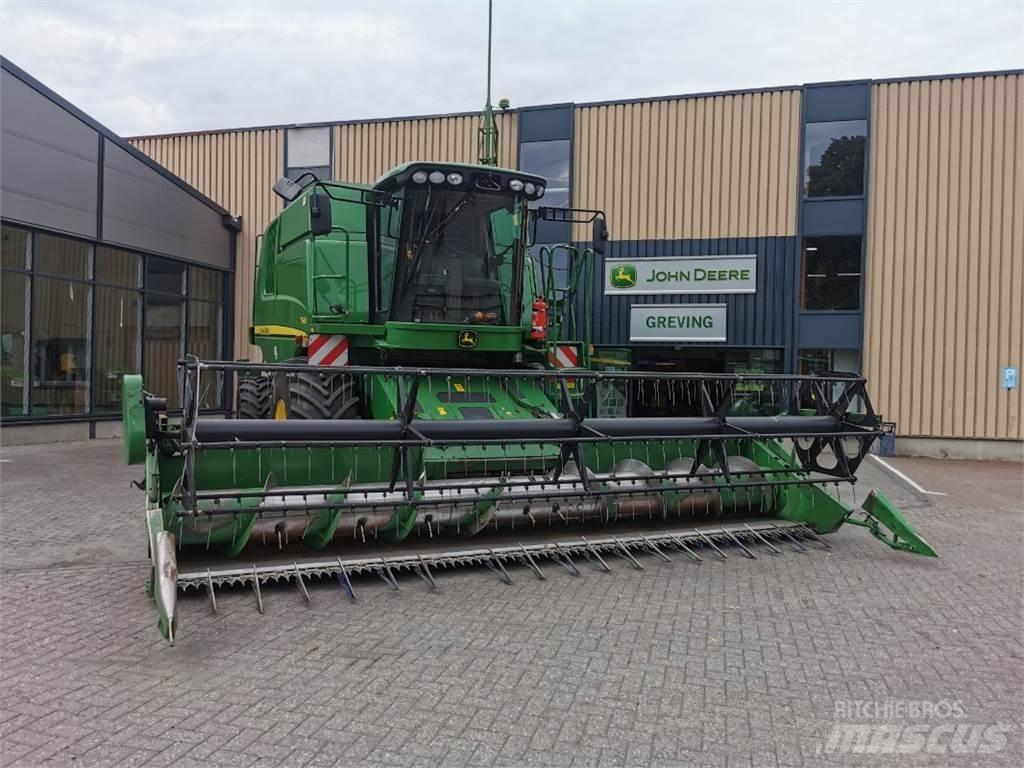 John Deere T560 Зернозбиральні комбайни