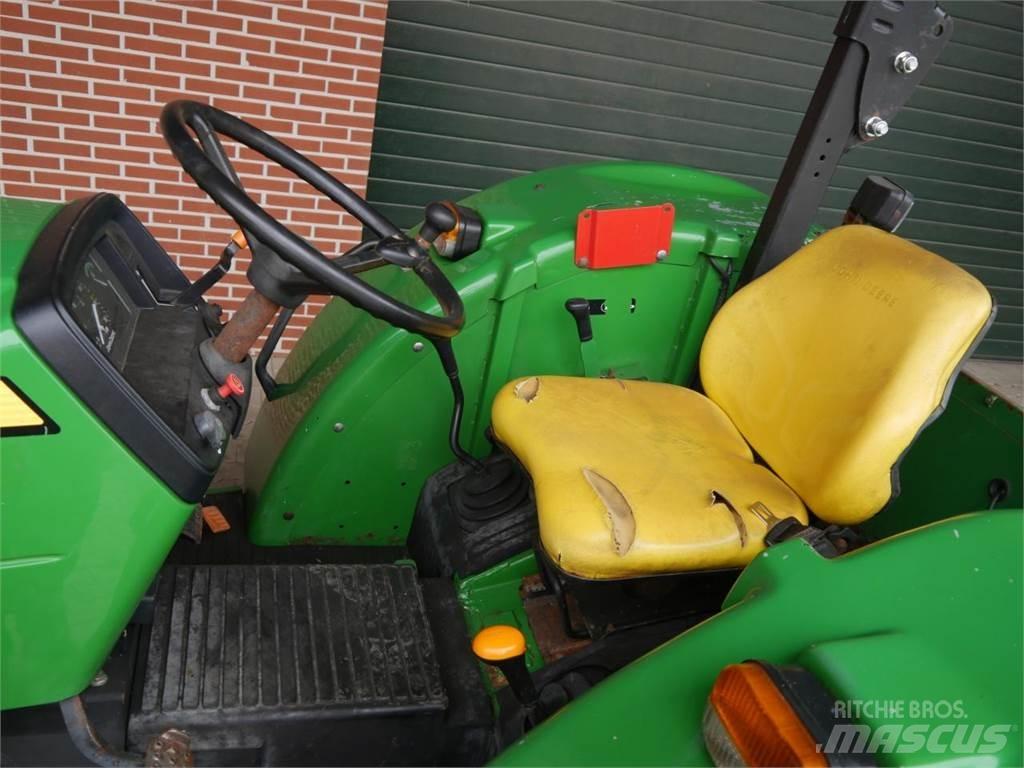 John Deere 5065E Трактори