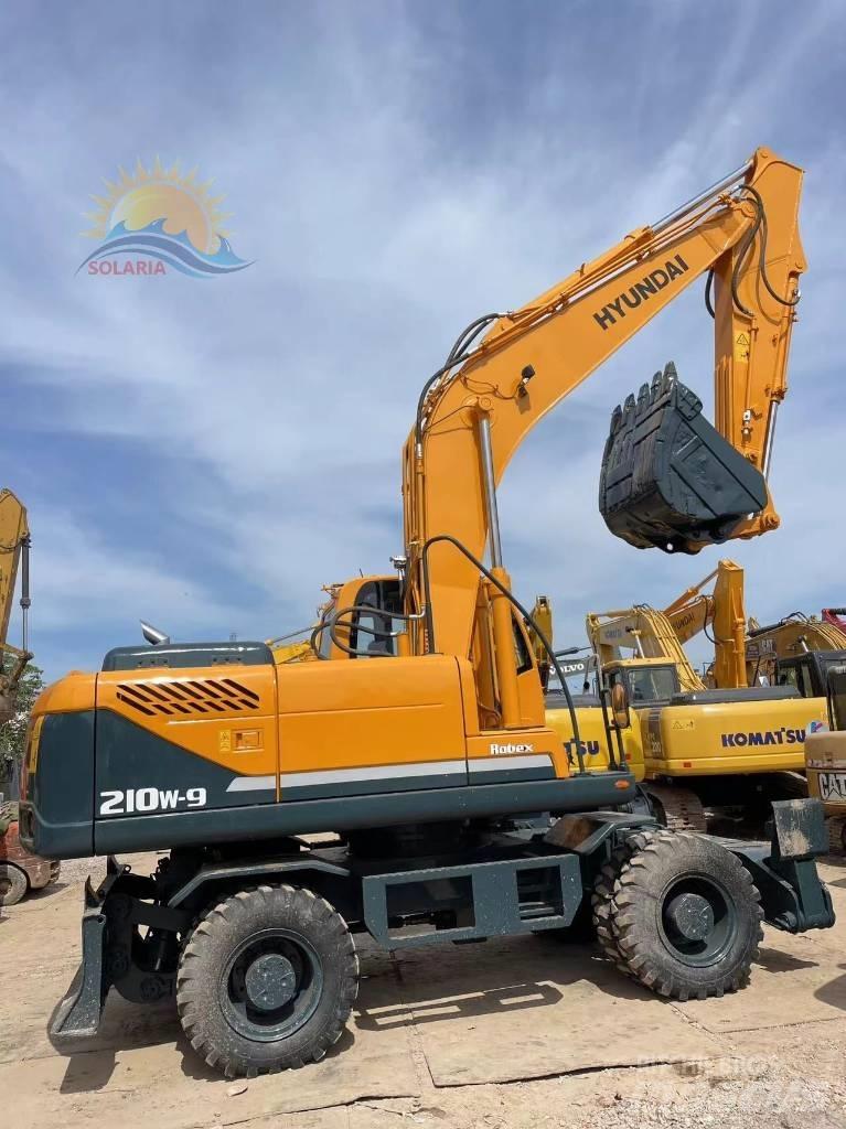 Hyundai R210W-9 Колісні екскаватори