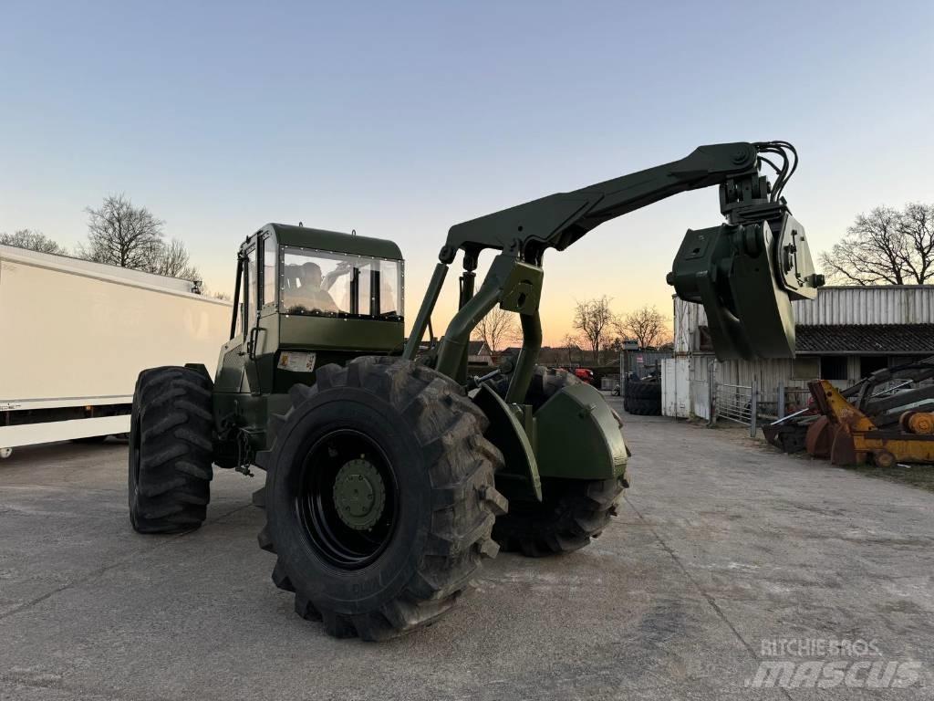 Clark Ranger 667C Трельовочні трактора