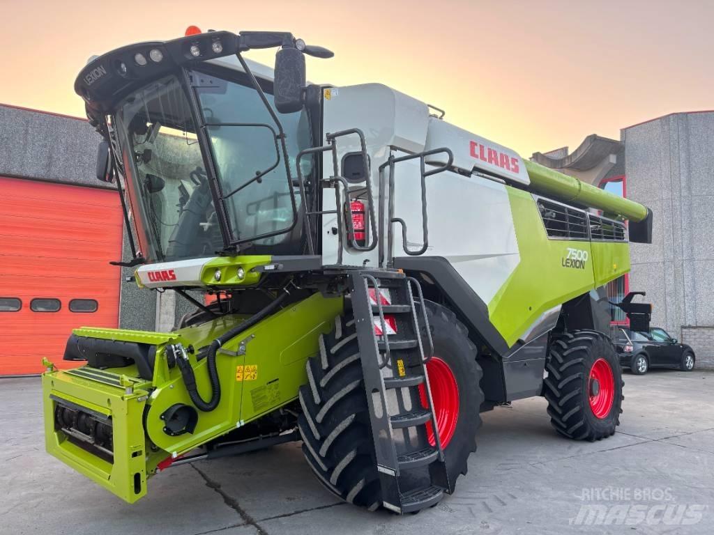 CLAAS Lexion 7500 Зернозбиральні комбайни