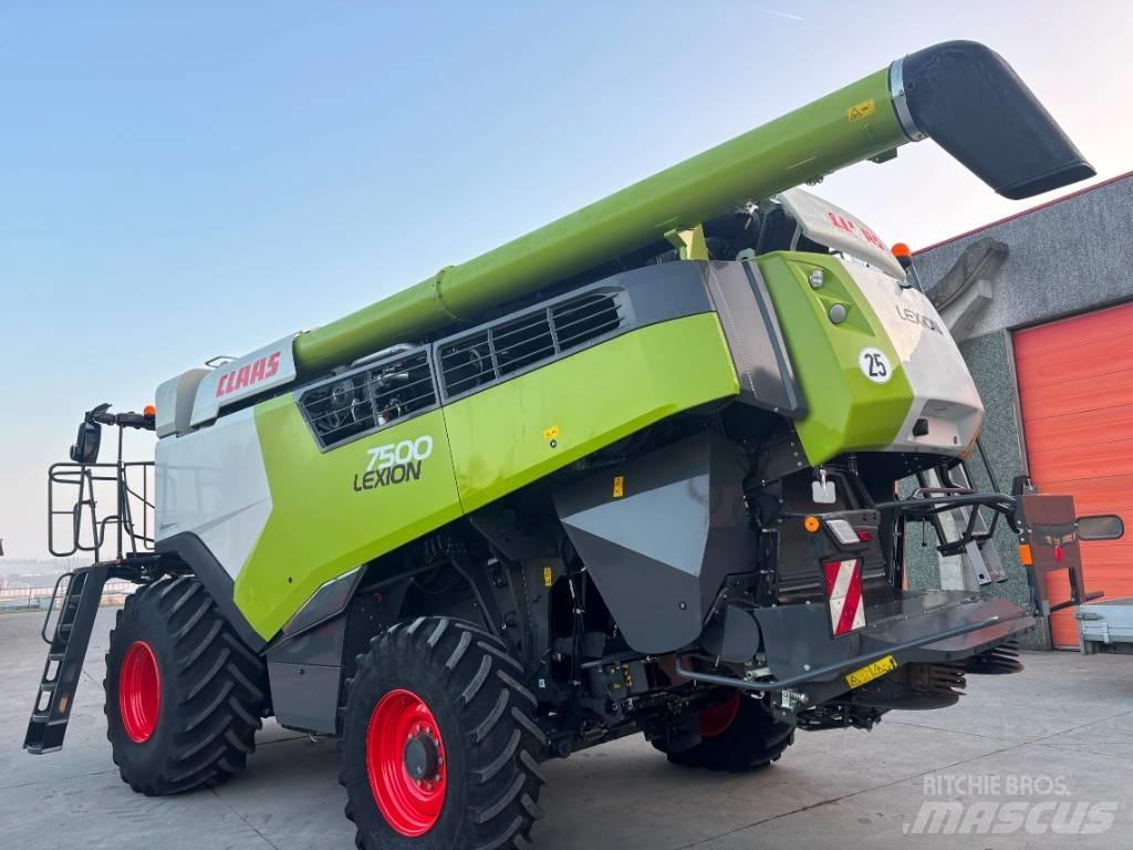 CLAAS Lexion 7500 Зернозбиральні комбайни