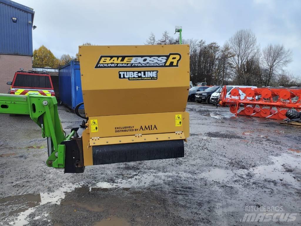  Bale Boss R 4500 Роздрібнювачі, різаки і розпаковувачі тюків