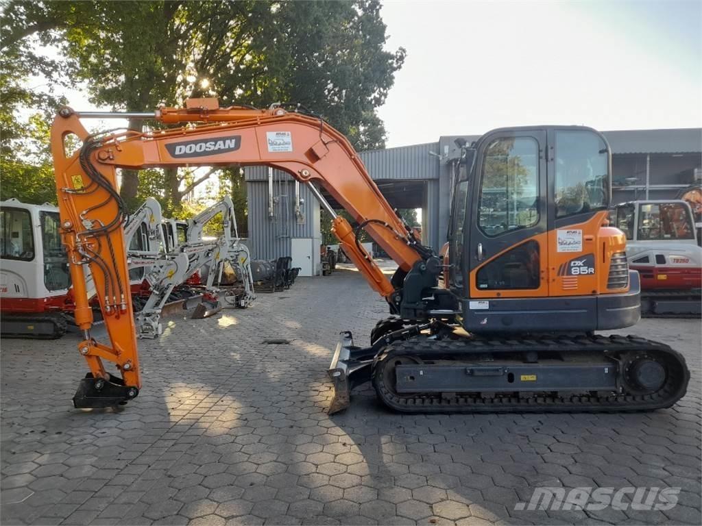 Doosan DX85R-3 Середні екскаватори 7т. - 12т.