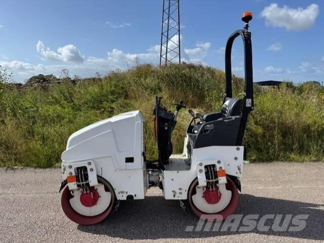 Bomag BW90 AD-5, Vält Котки тротуарні