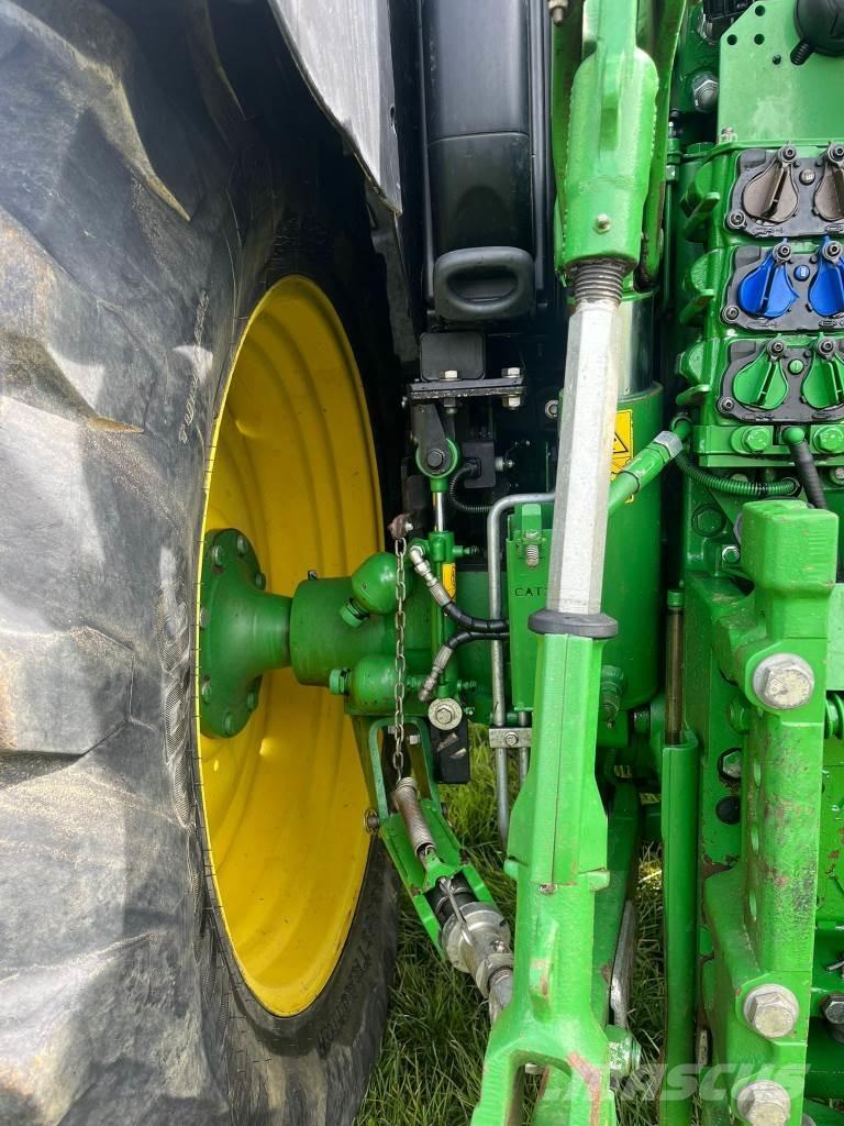 John Deere 6130 R Трактори