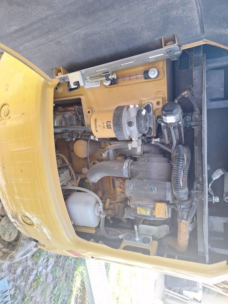 CAT 301.8 Rototilt Міні-екскаватори < 7т