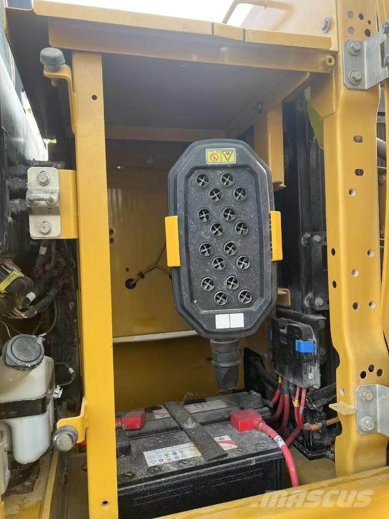 CAT 320 GC Гусеничні екскаватори