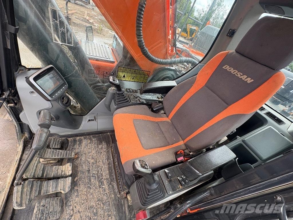 Doosan DX380LC-5 Гусеничні екскаватори