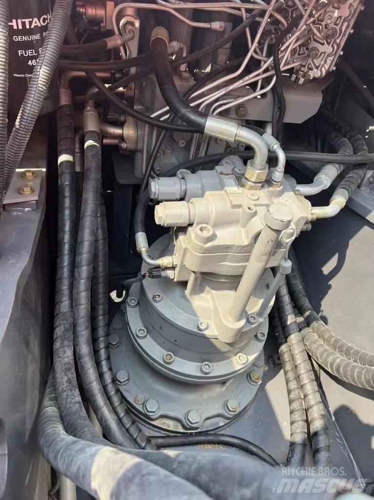 Hitachi ZX 200 Гусеничні екскаватори