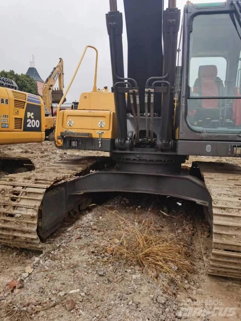 Volvo EC 210 DL Гусеничні екскаватори