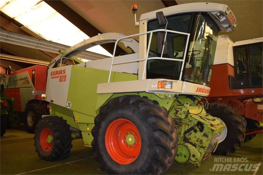 CLAAS Jaguar 820 Кормозбиральні комбайни