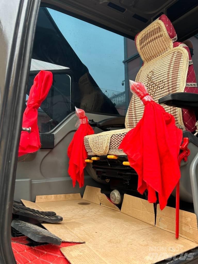 Volvo EC 240 Гусеничні екскаватори