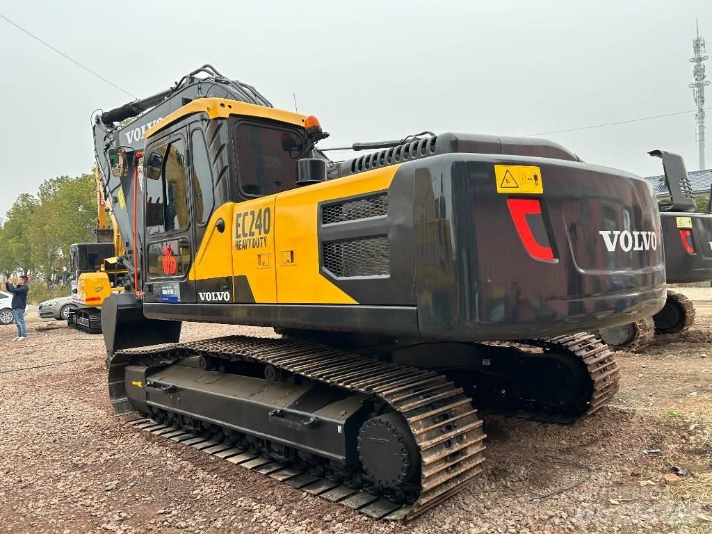 Volvo EC 240 Гусеничні екскаватори