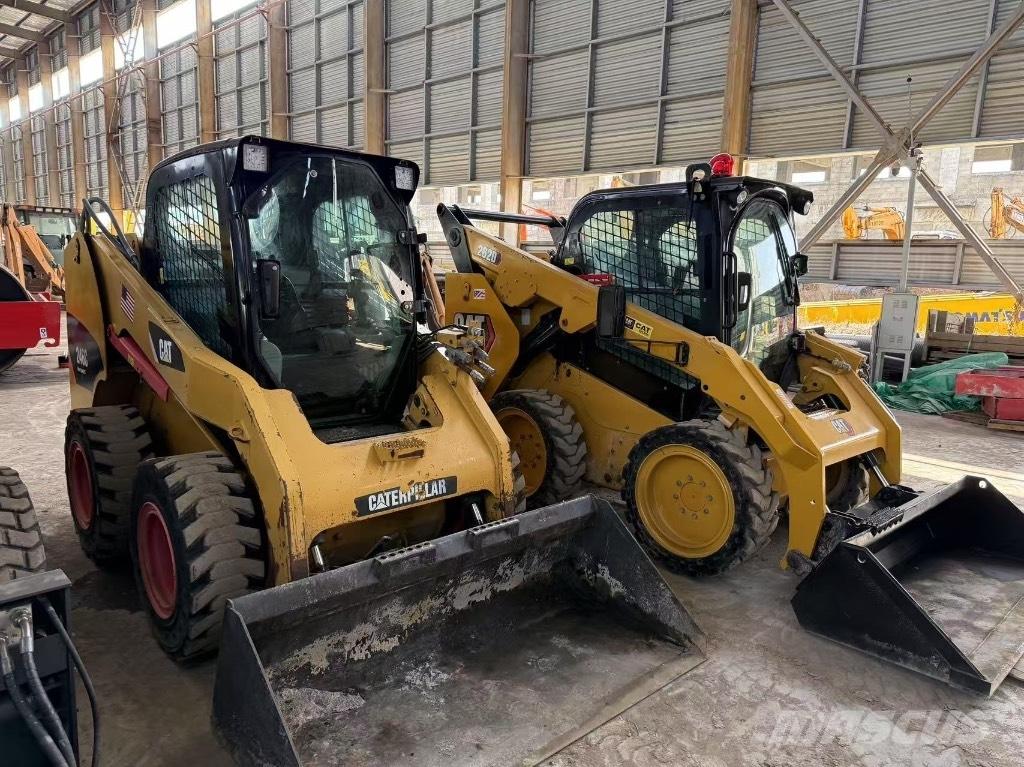 CAT 246C and 262D Міні-навантажувачі