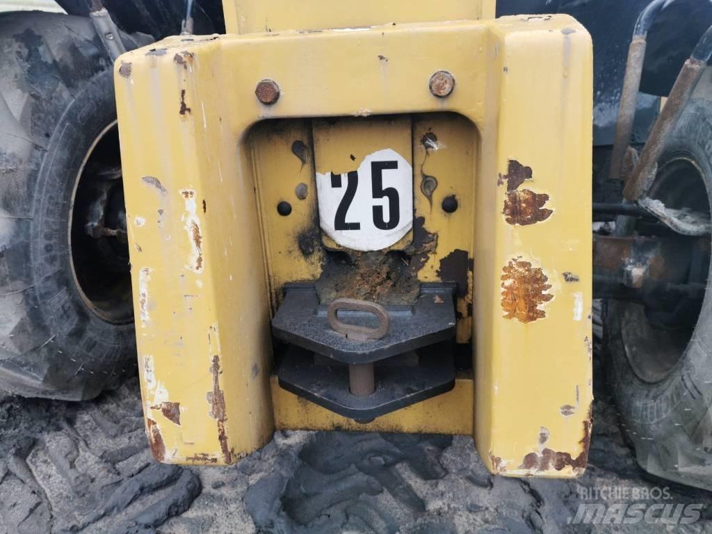 CAT TH 407 2013r Телескопічні навантажувачі