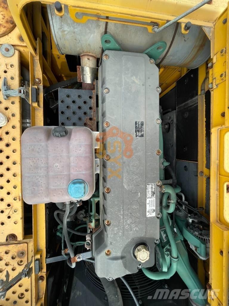 Volvo EC 460B Гусеничні екскаватори