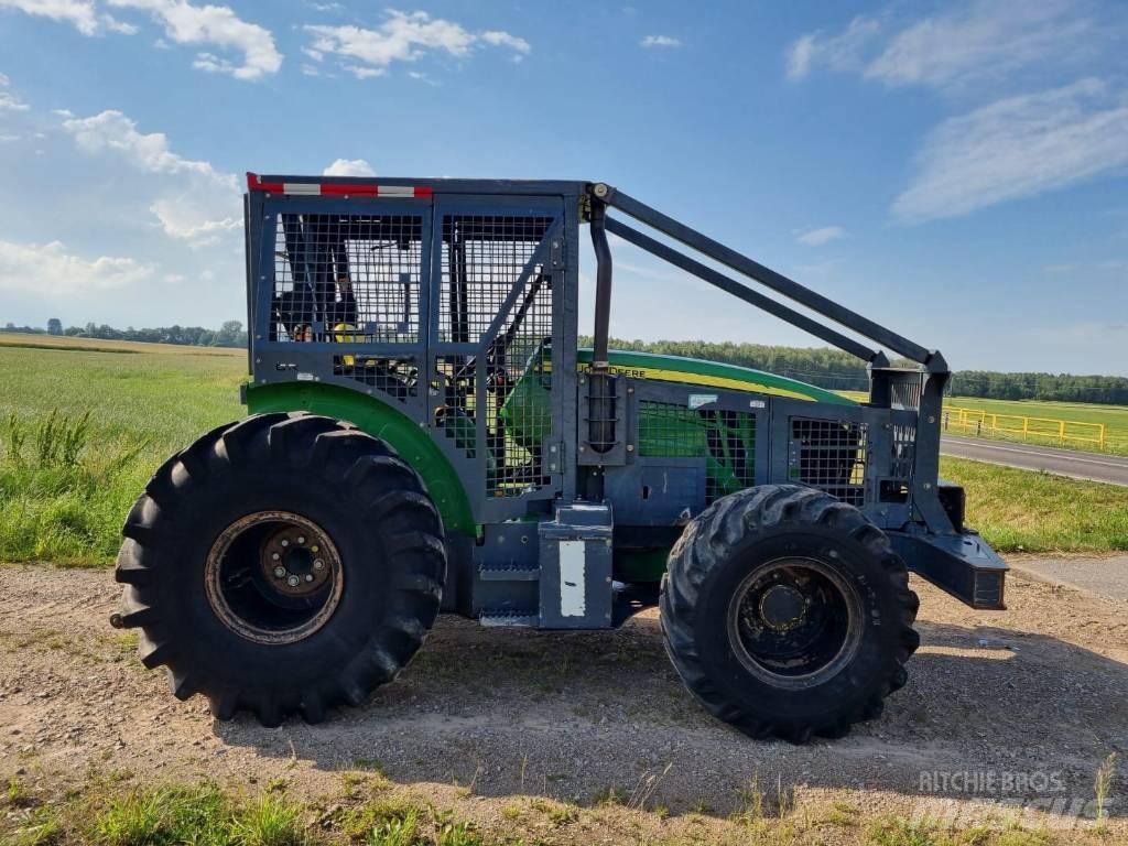 John Deere 5100 M Лісогосподарські трактори