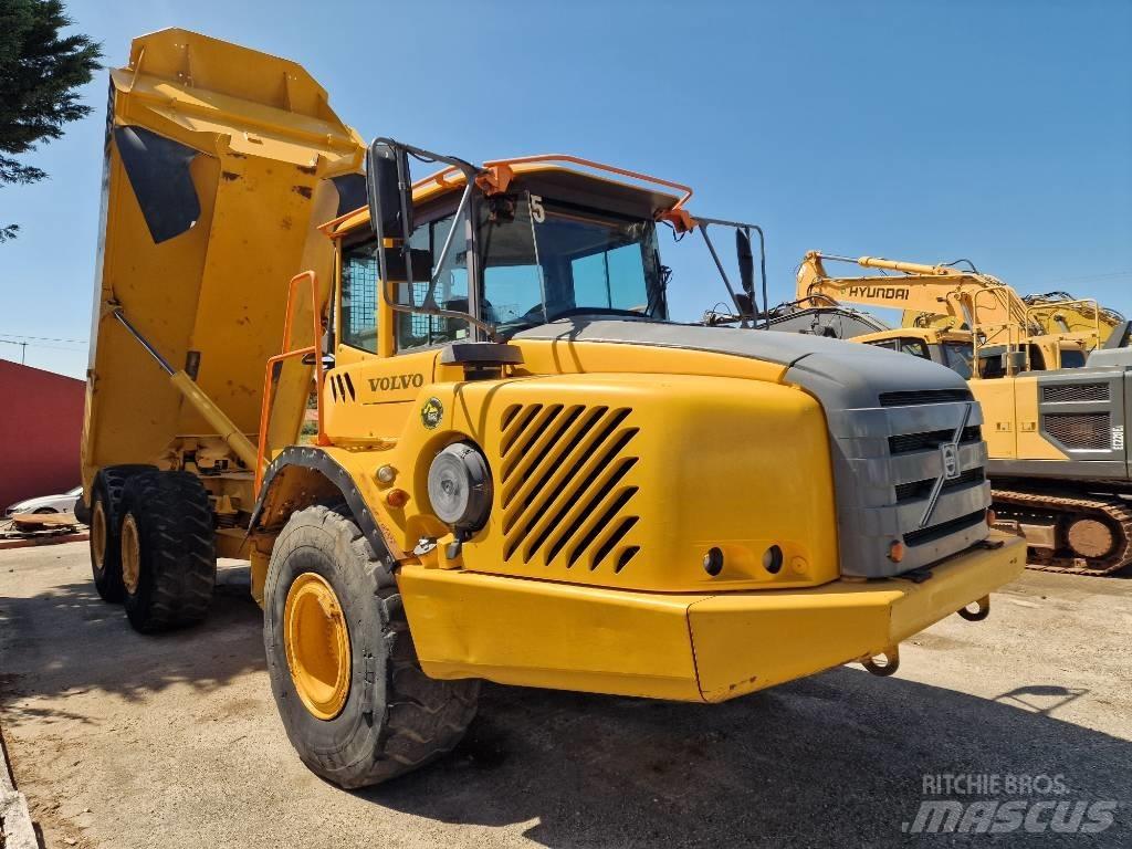 Volvo A 25 E Зчленовані самоскиди