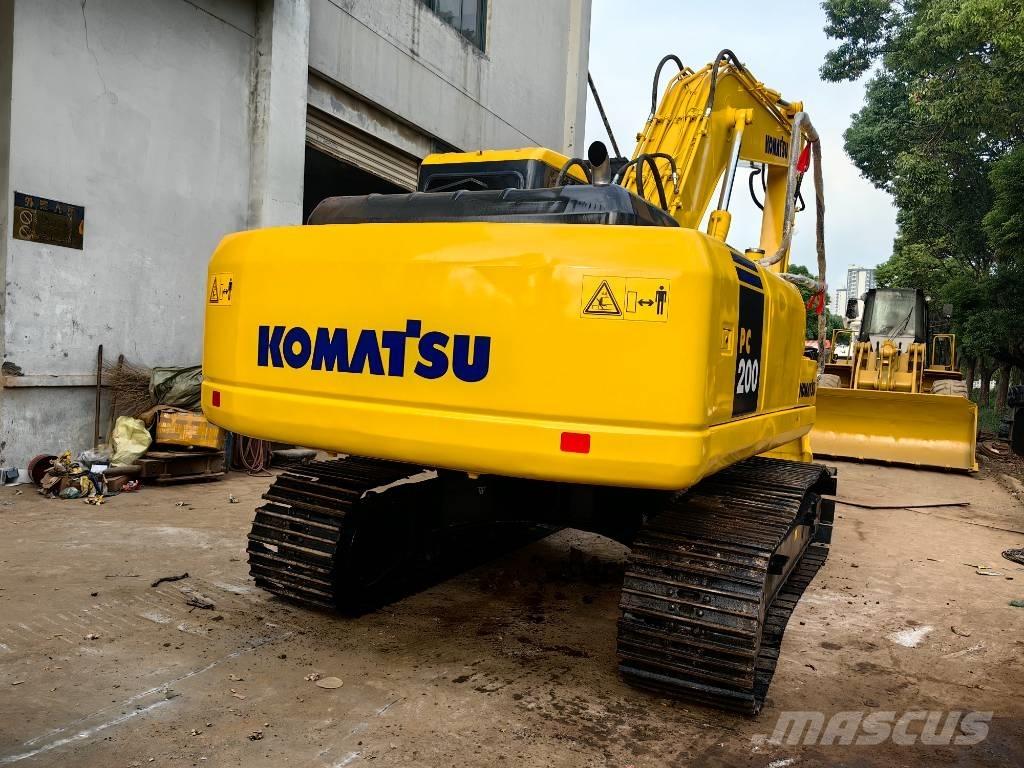 Komatsu PC 200-7 Гусеничні екскаватори