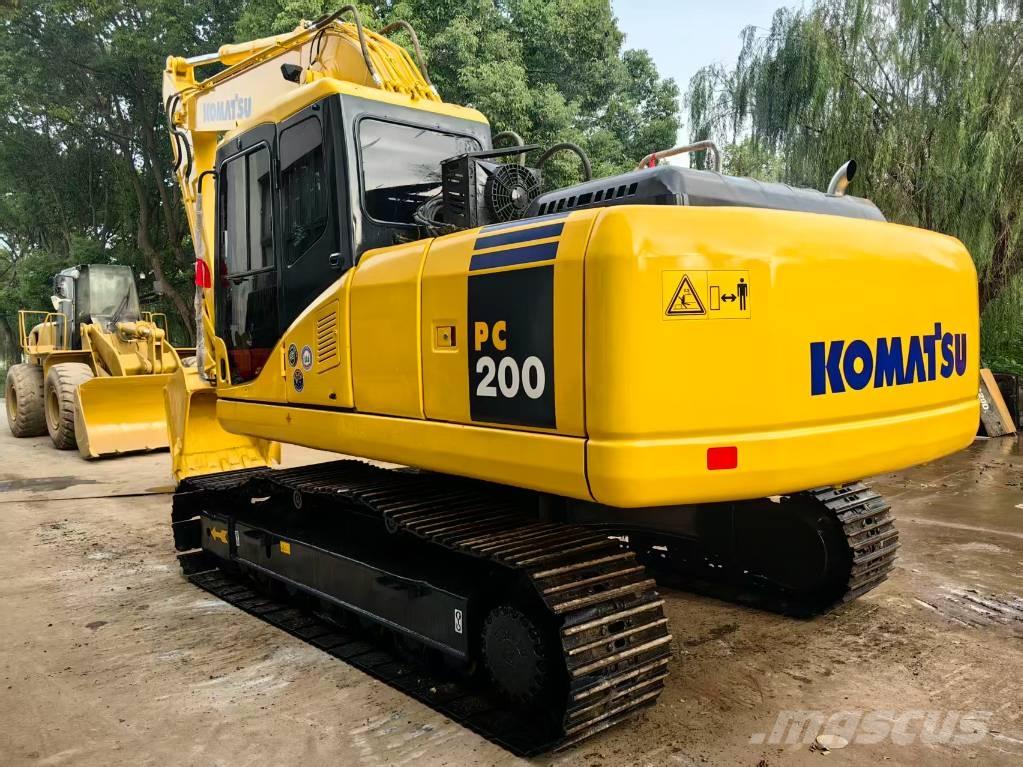 Komatsu PC 200-7 Гусеничні екскаватори