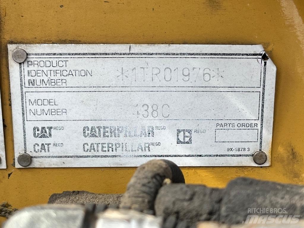 CAT 438 C Екскаватори-навантажувачі