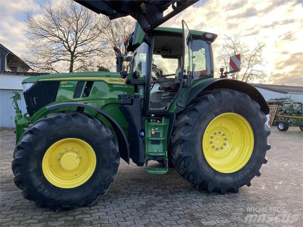 John Deere 6R 215 Трактори