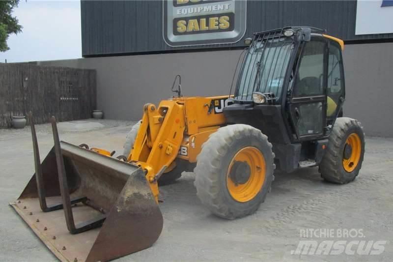 JCB 541-70 Вантажівки / спеціальні