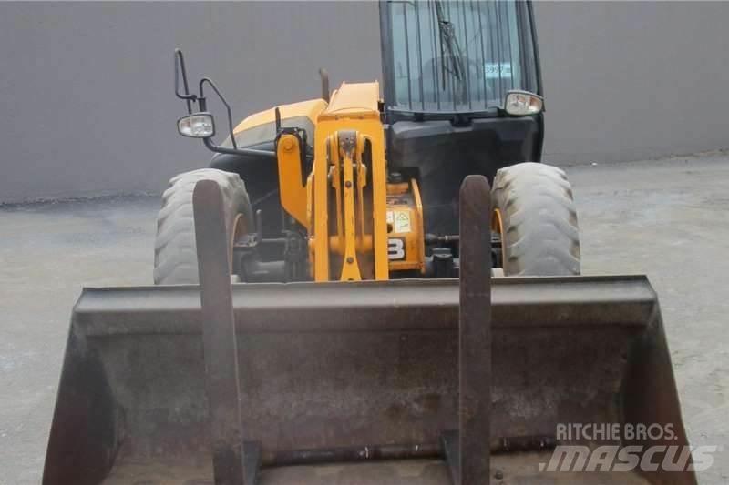 JCB 541-70 Вантажівки / спеціальні