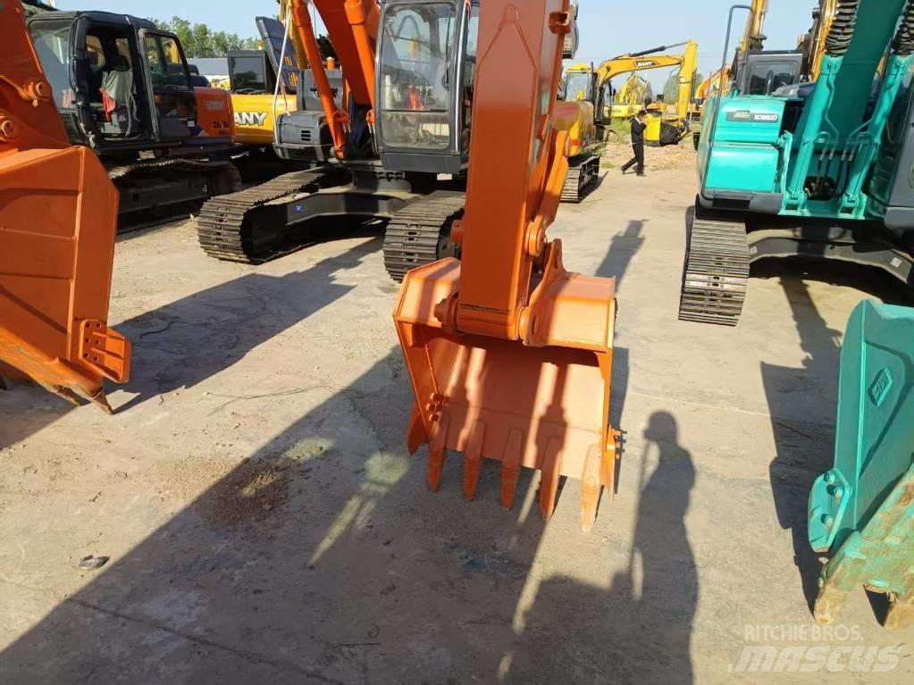 Hitachi ZX130-5A Гусеничні екскаватори