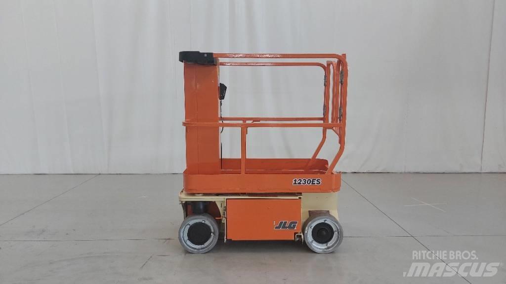 JLG 1230 ES Підйомники-ножиці