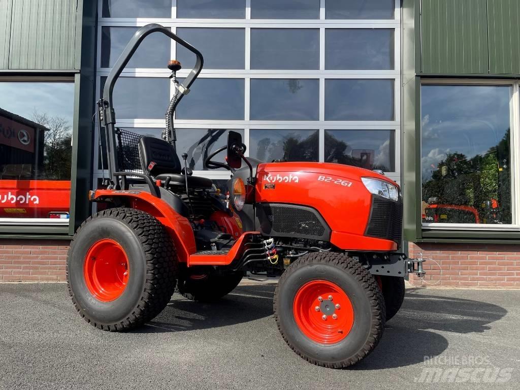 Kubota B2261 HDW Трактори