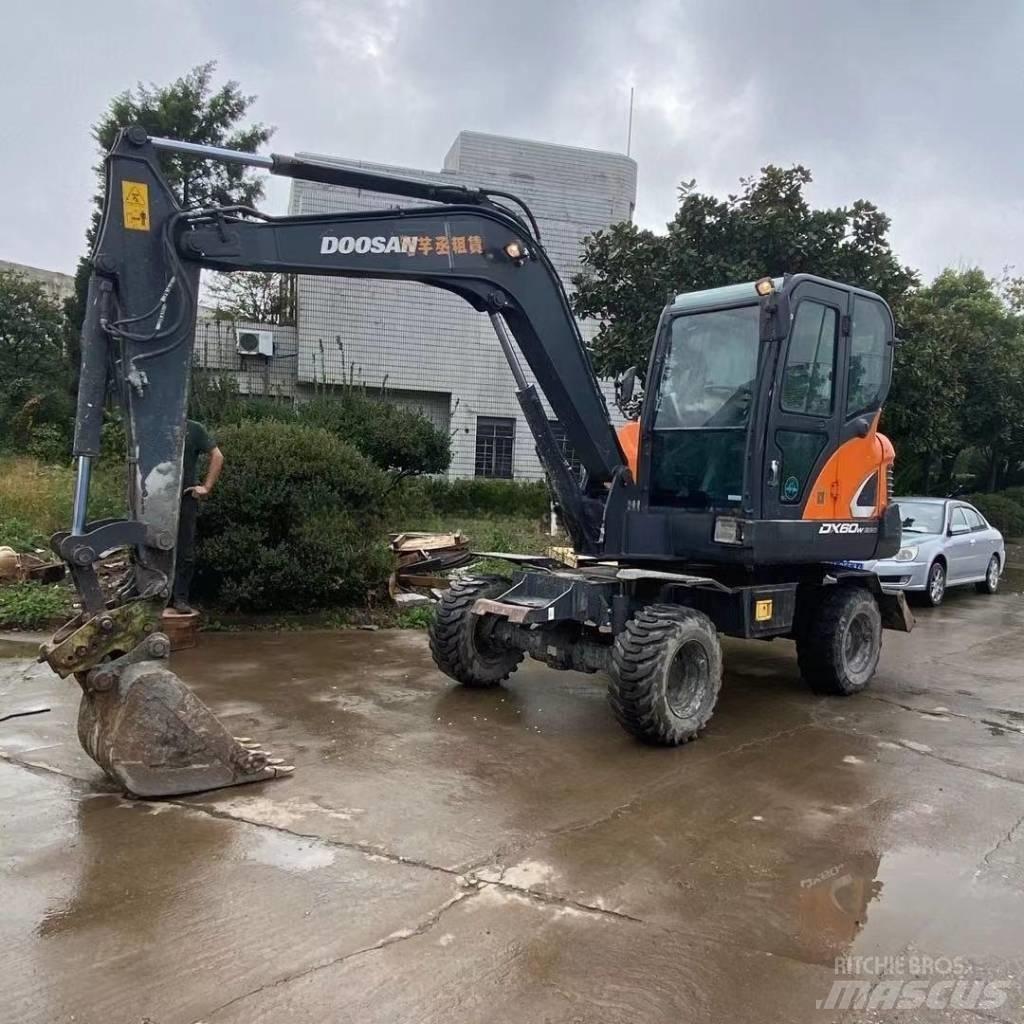Doosan DX60W Колісні екскаватори