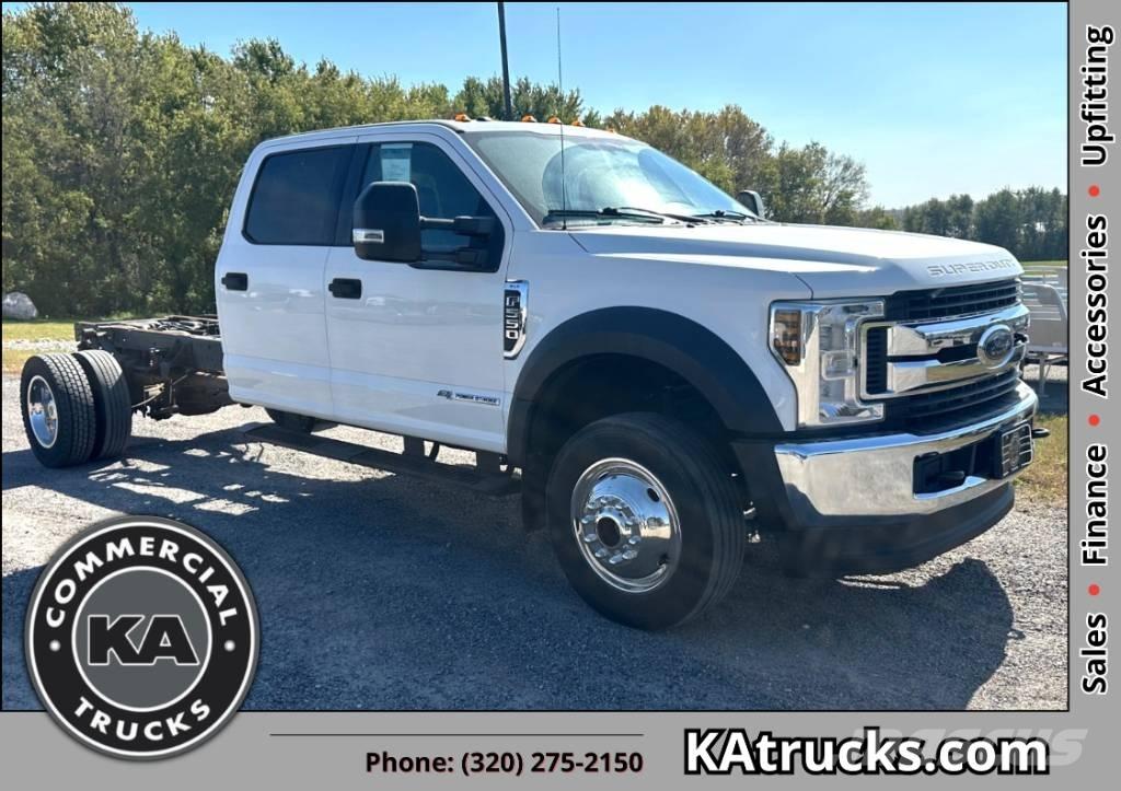 Ford F 550 XLT SD Шасі з кабіною