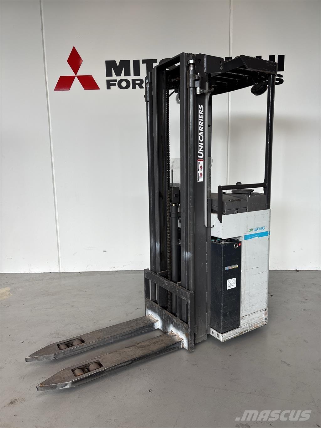 Atlet A160 Самохідні електроштабелери