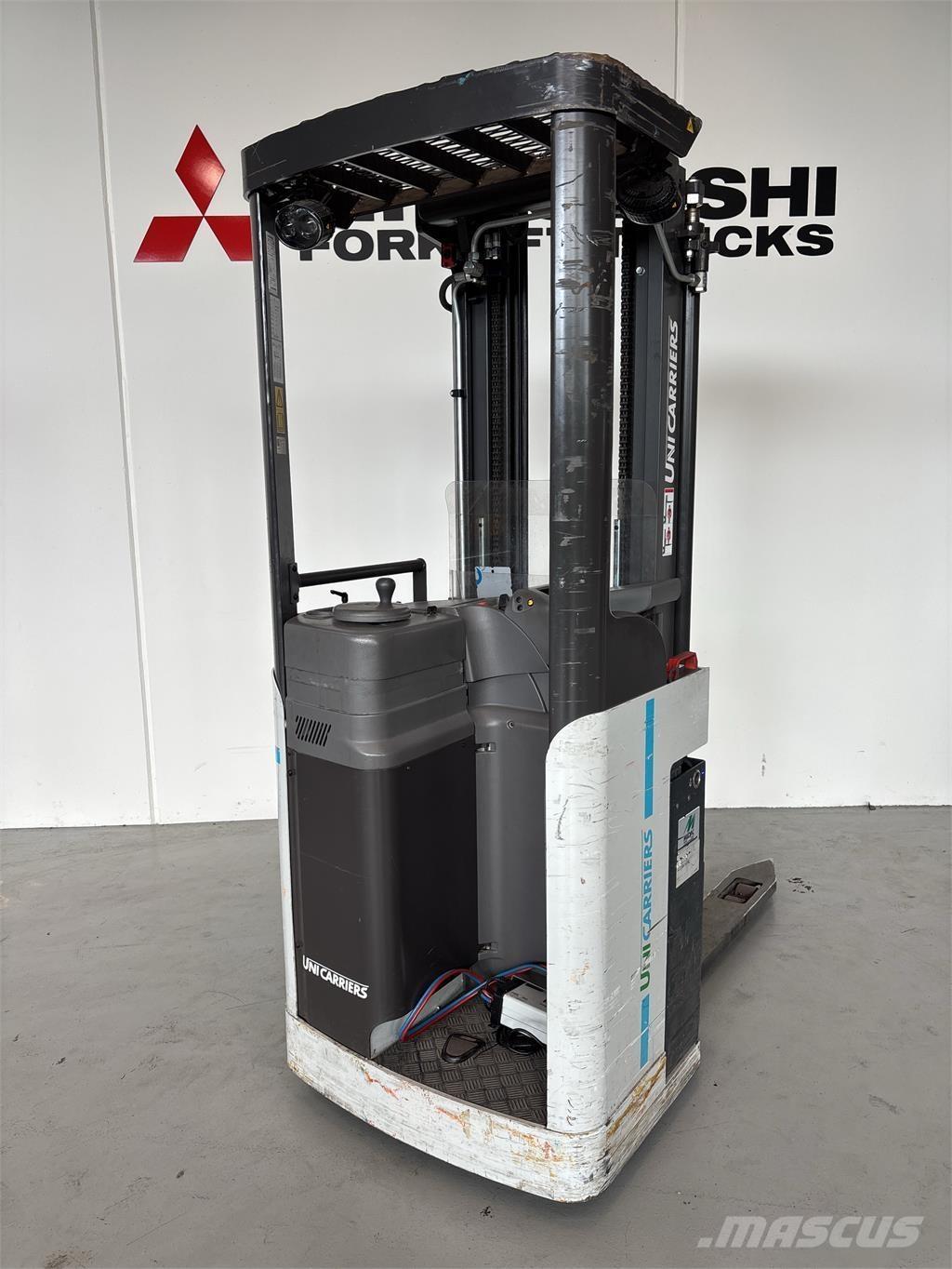 Atlet A160 Самохідні електроштабелери