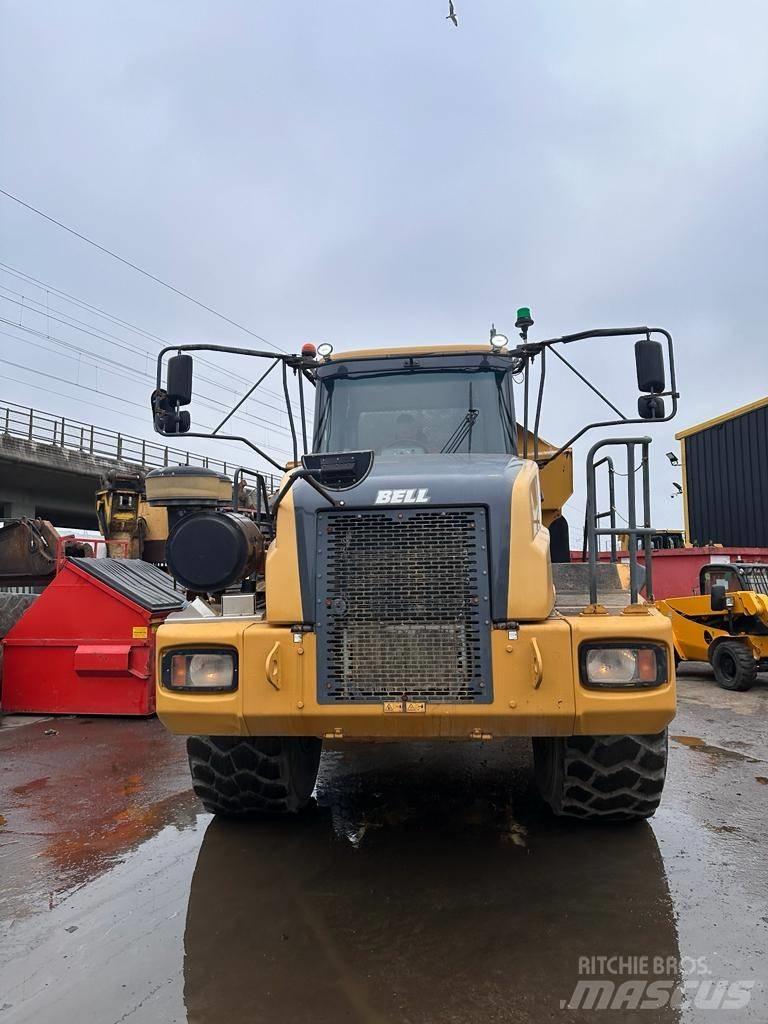 Bell B 40 D Зчленовані самоскиди