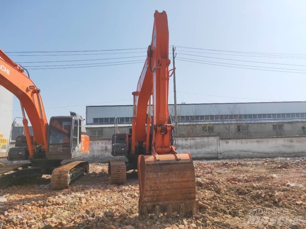 Hitachi ZX 240 Гусеничні екскаватори