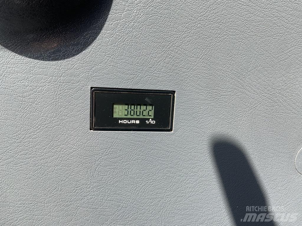 Hyundai HX145A LCR Спеціальні екскаватори