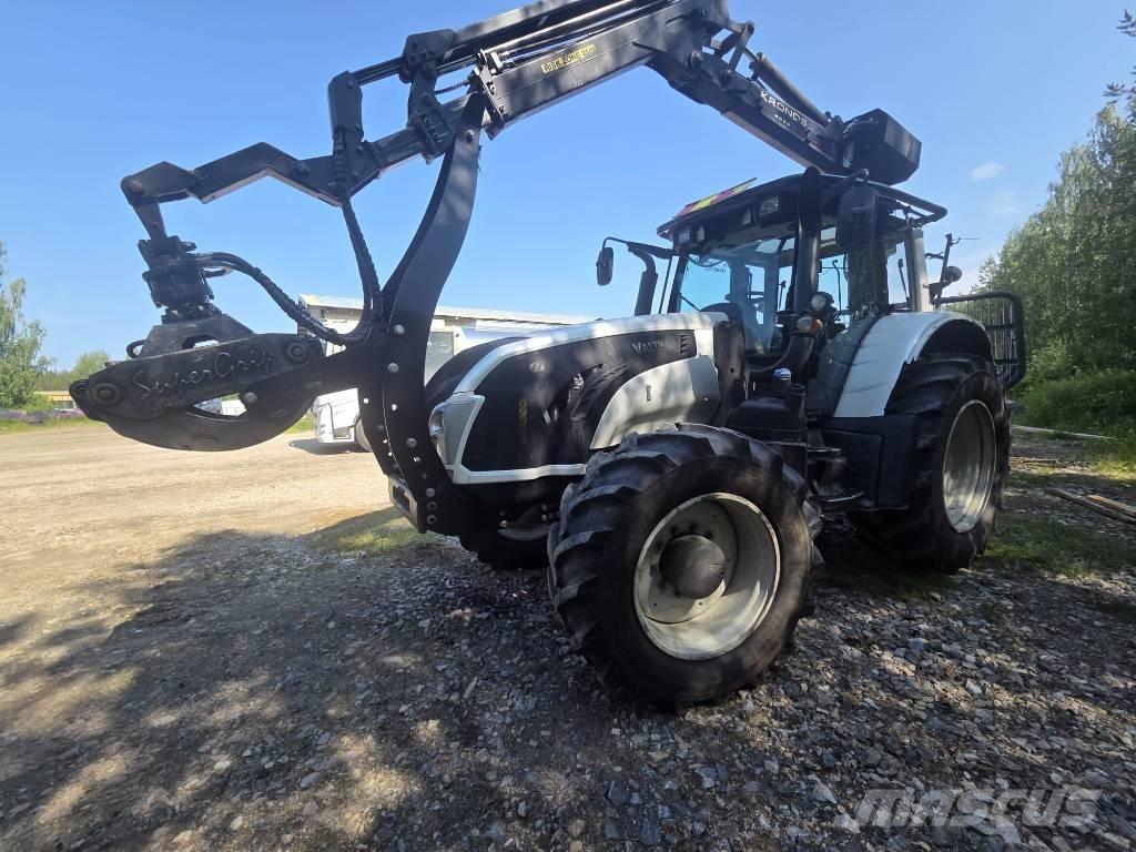 Valtra T 163 Трактори