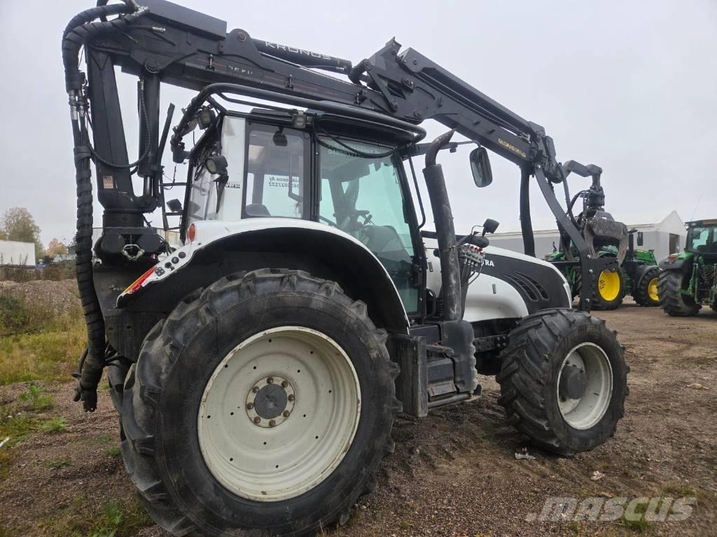 Valtra T 163 Трактори