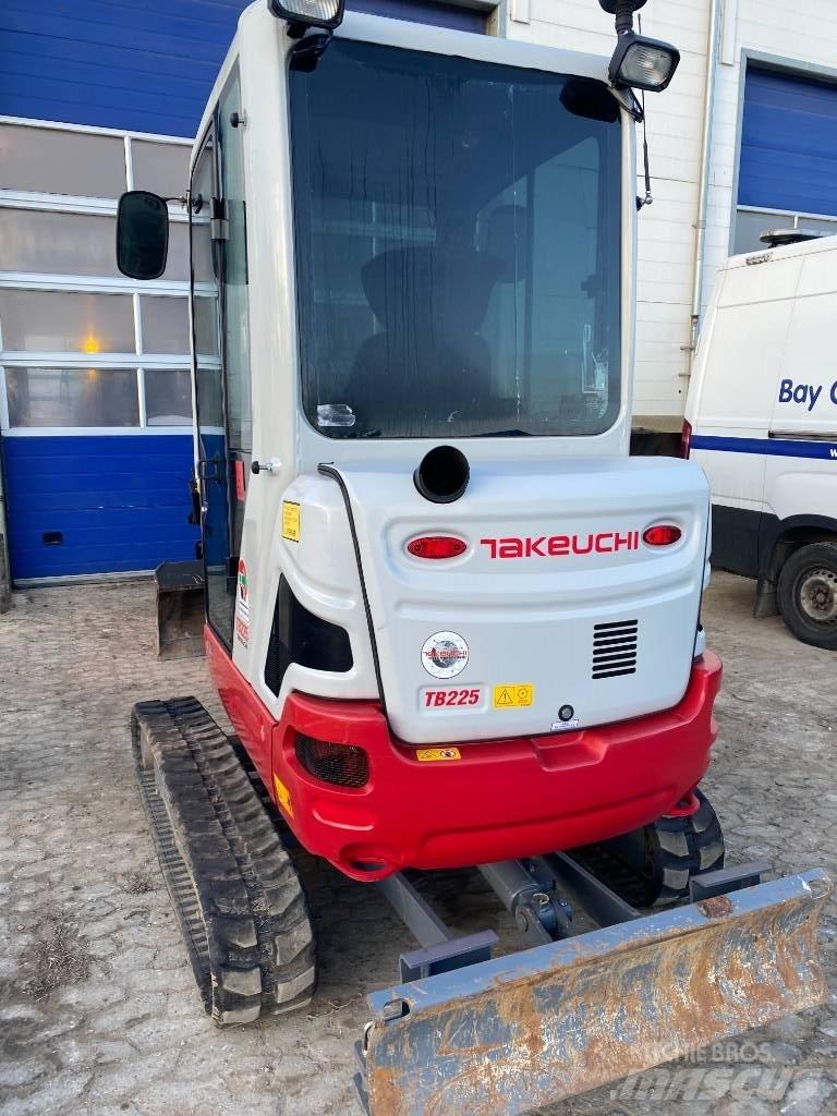 Takeuchi TB 225 Міні-екскаватори < 7т