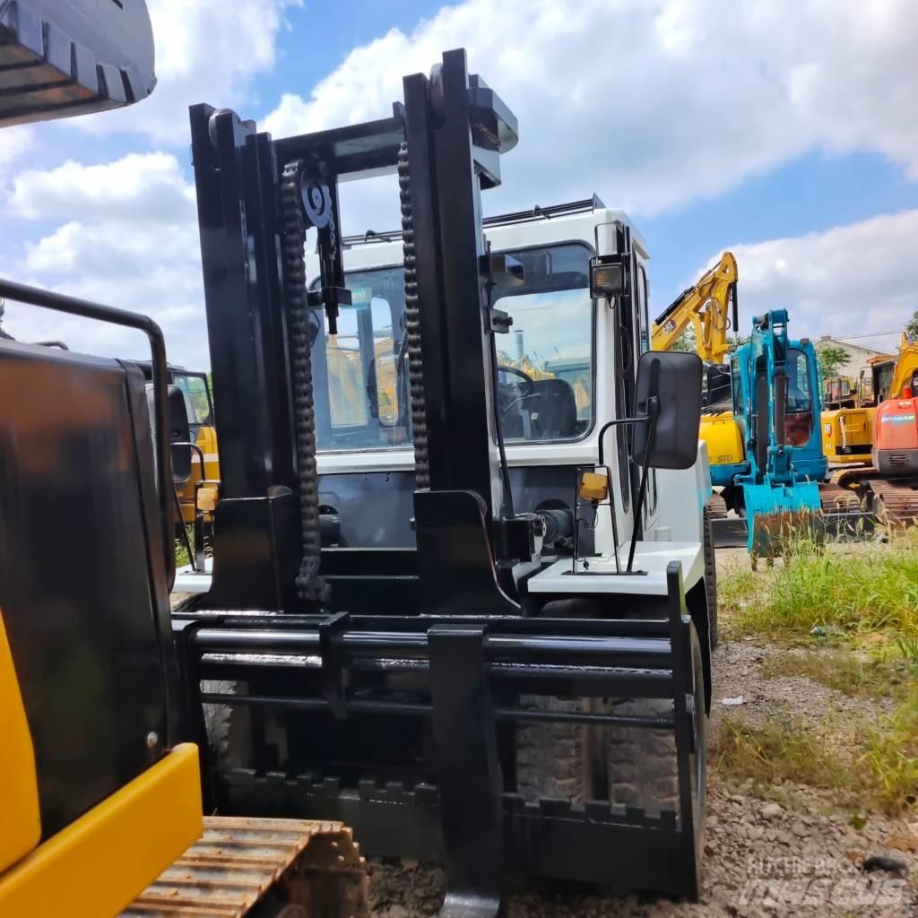 TCM FD100 Дизельні навантажувачі