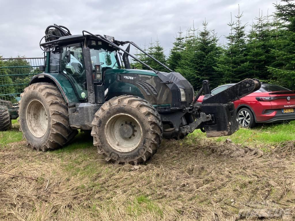 Valtra T 213 V Лісогосподарські трактори