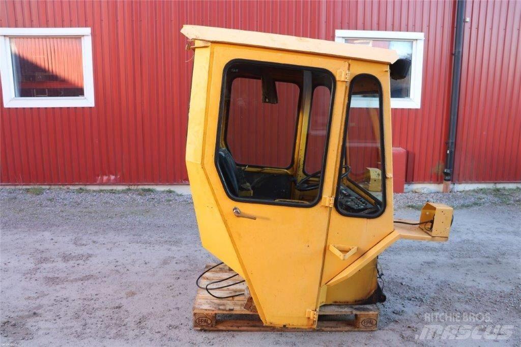 Lundberg 341 Кабіна