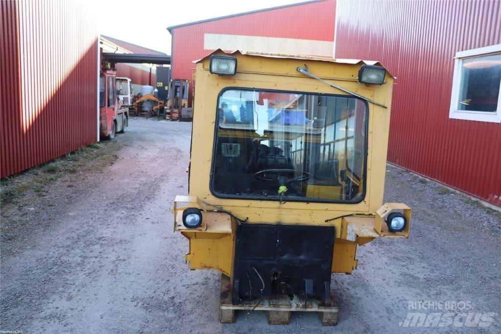 Lundberg 341 Кабіна