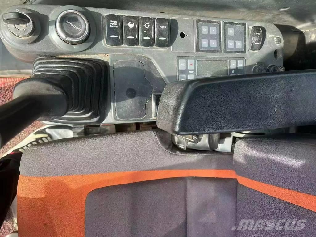 Doosan DX420LC Гусеничні екскаватори