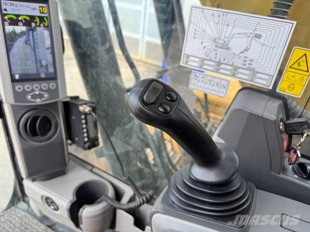 CAT 318 Гусеничні екскаватори