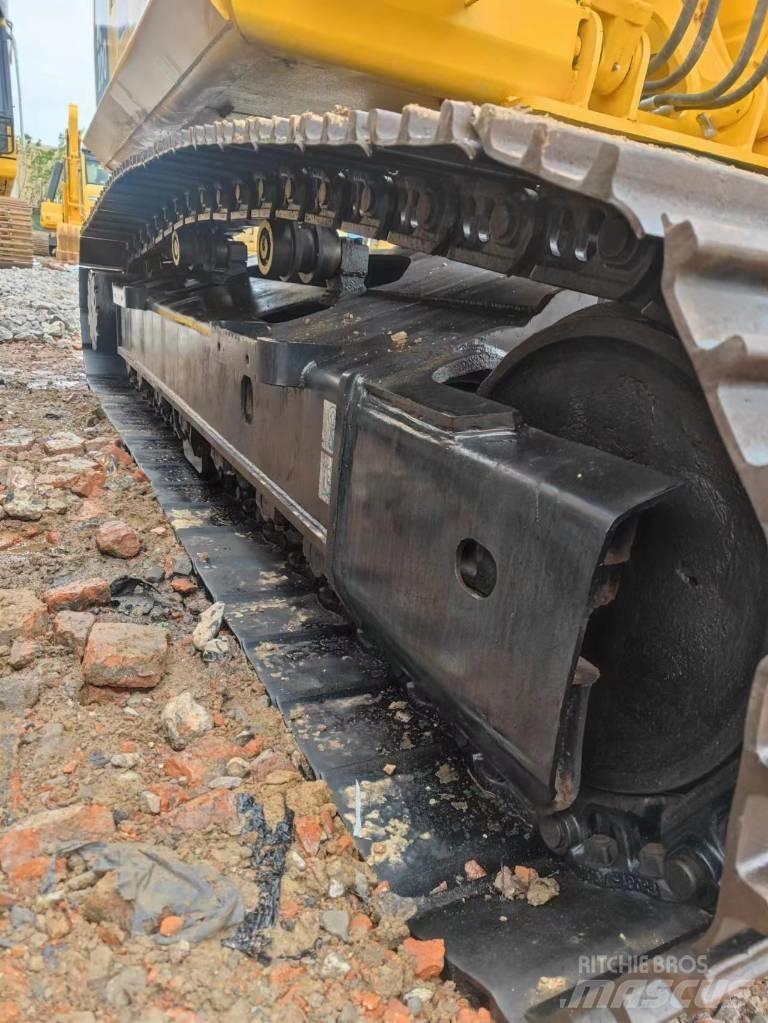 Komatsu PC 200-8 Гусеничні екскаватори