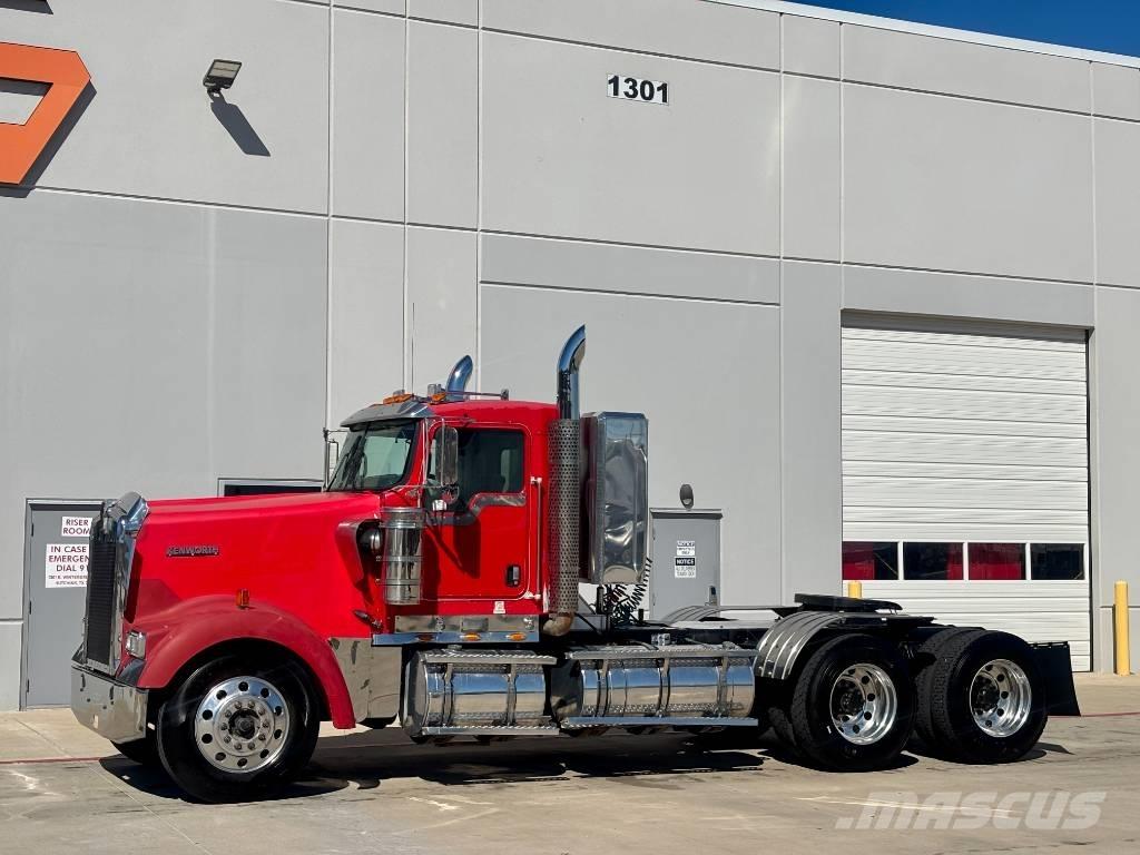 Kenworth W 900 Тягачі